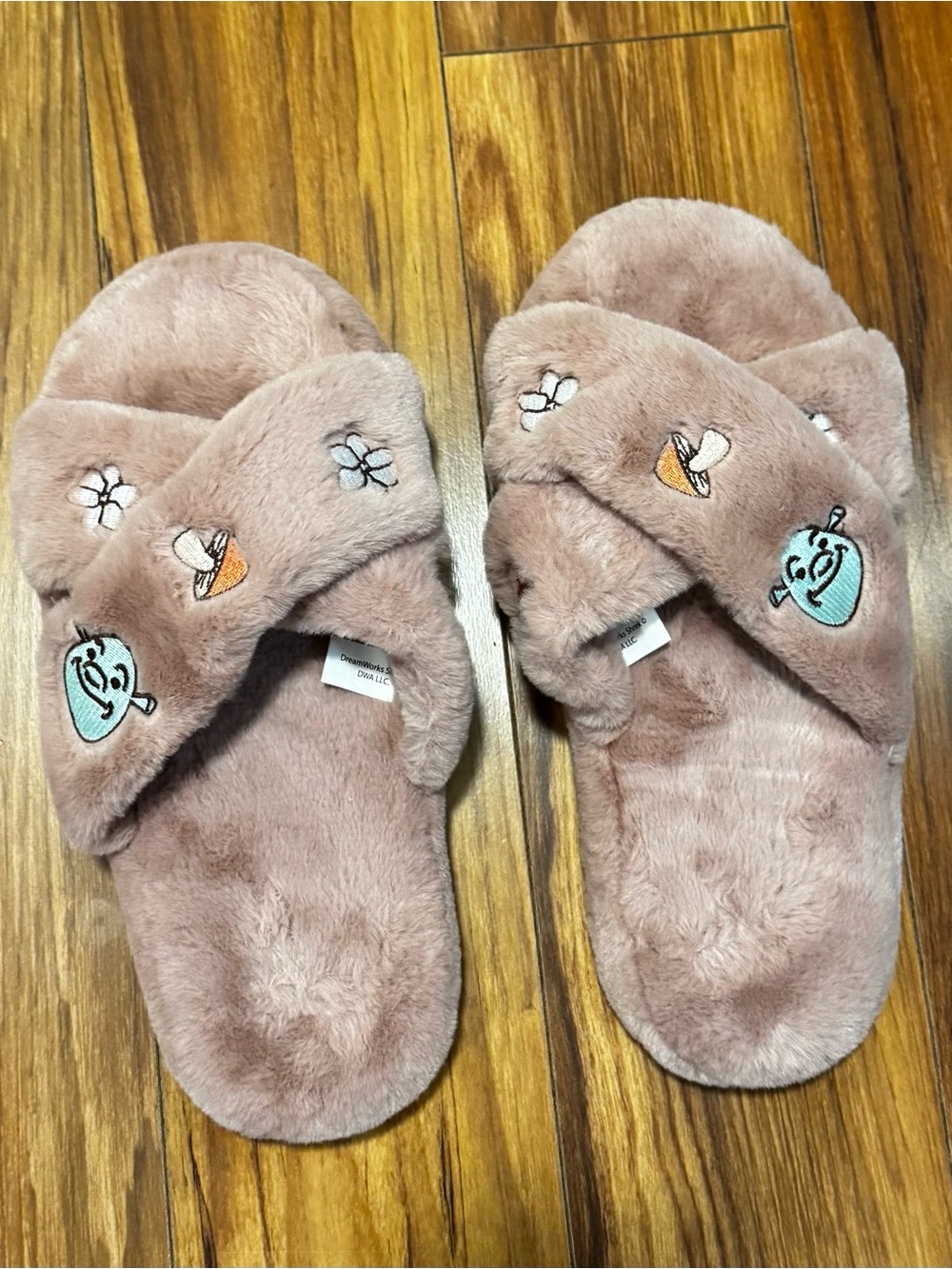 SHREK! 🍄‍🟫 Plush Cross-Band Women's Slippers in Dusty Pink